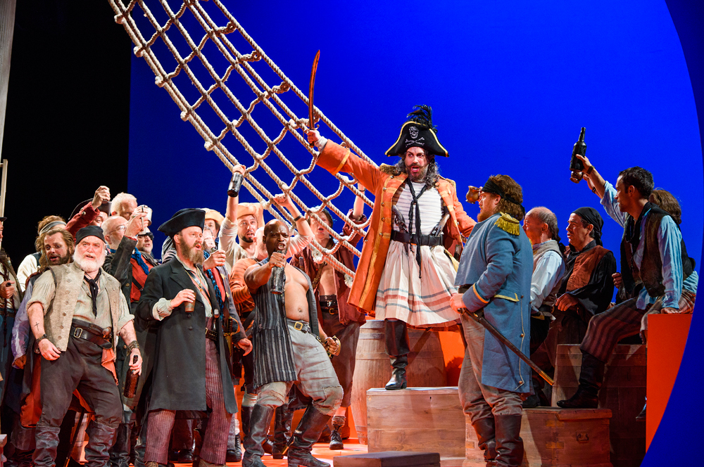 1-ENO-The-Pirates-Of-Penzance-Joshua-bloom,-ENO-Chorus-and-Alexander-Robin-Baker-(c)-TRistram-Kenton